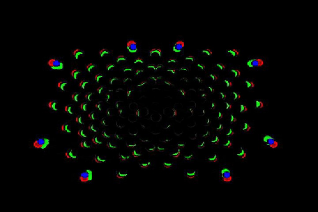 Capture de la vidéo Digital Video Effects "Holes" de Seth Price, 2003.