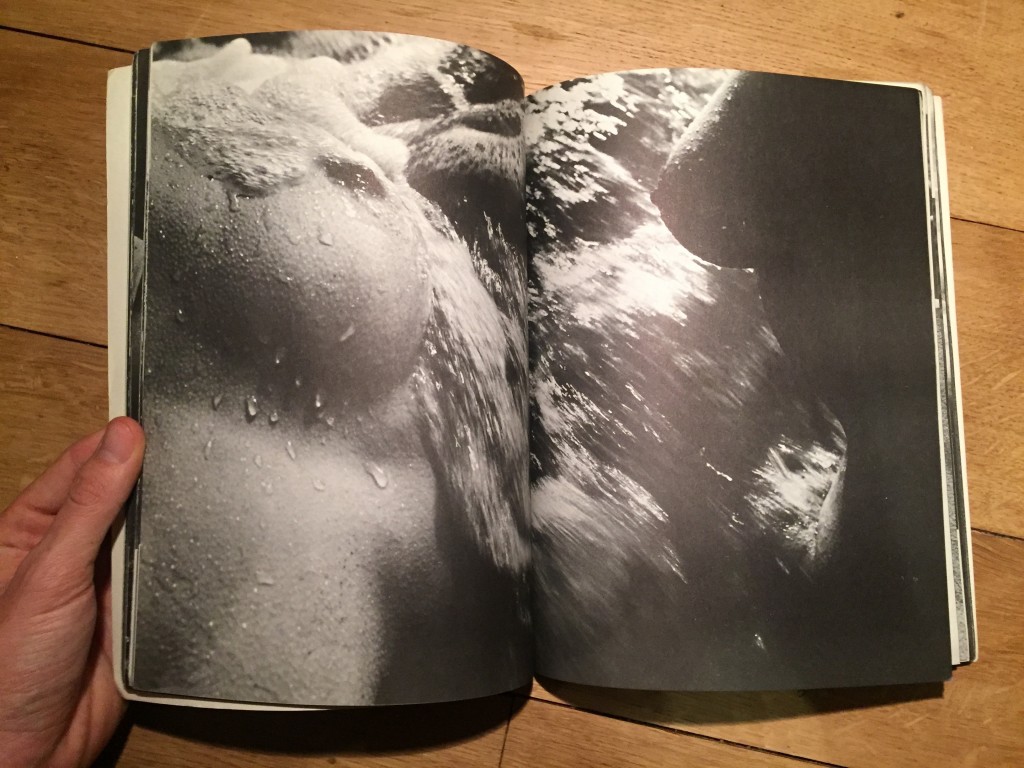 Née de la vague ( Born of the Waves), Lucien Clergue, chez Corgi Books, 1970