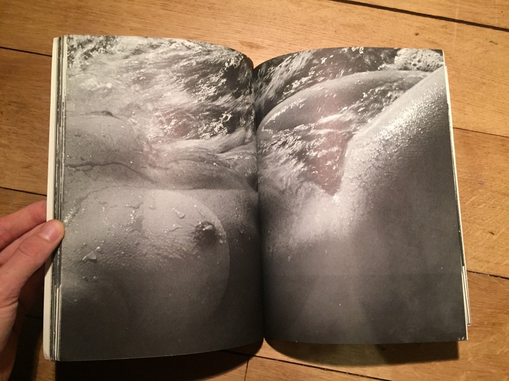 Née de la vague ( Born of the Waves), Lucien Clergue, chez Corgi Books, 1970