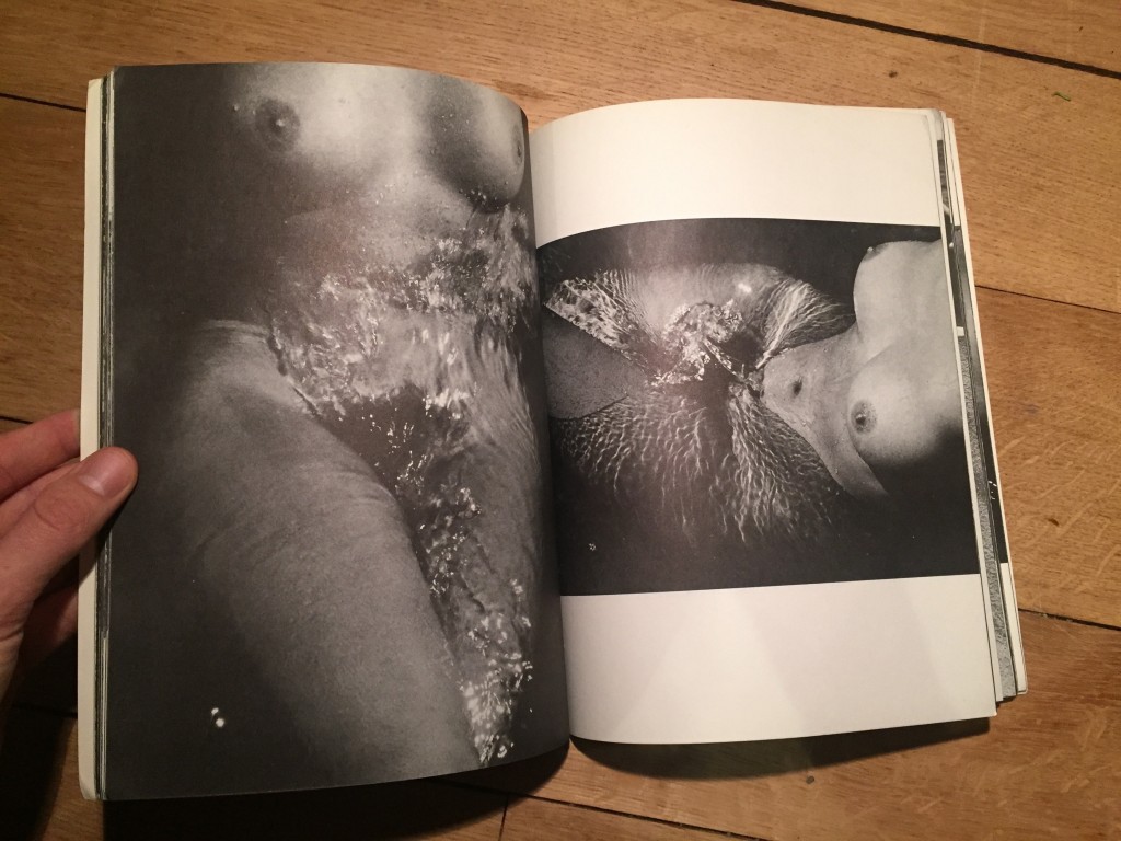 Née de la vague ( Born of the Waves), Lucien Clergue, chez Corgi Books, 1970