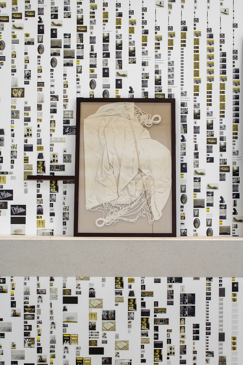 Sors de ta réserve #1 - frac ßle-de-france, les réserves, Romainville https://archive.martin-argyroglo.com/gallery/Sors-de-ta-reserve-1/G0000Im_3jJKzWHQ/C00001aHEEhropfU